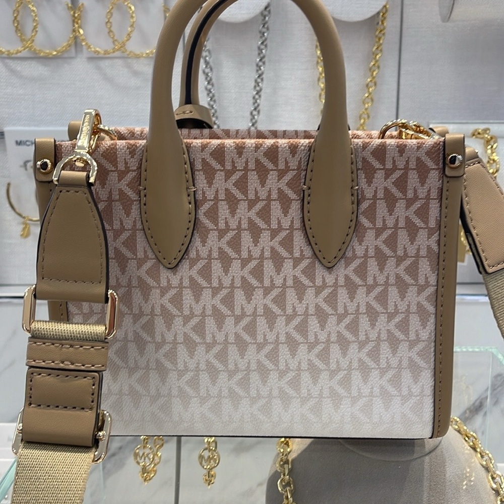 Michael Kors Mirella Extra-Small Ombré Logo Crossbody XBODY Shopper
Camel
NWT - Picture 9 of 16